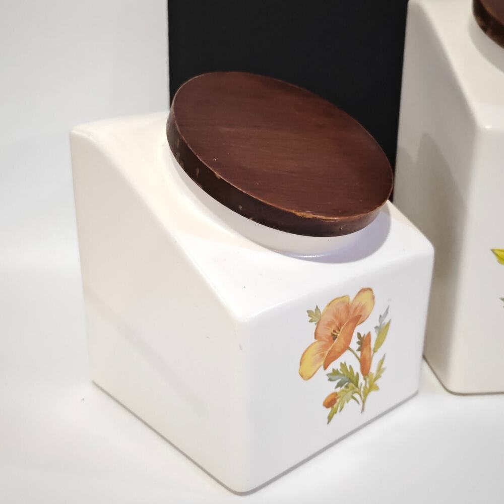 Set Of 4 Hyalyn USA Canister Pottery Pieces Wood Tops Vtg Vegetable w Scoop - Picture 2 of 15